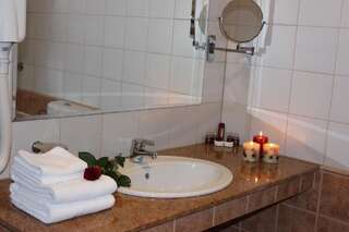 Отель Kendros Hotel Пловдив Двухместный номер с 1 кроватью или 2 отдельными кроватями-6